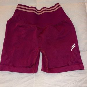 DOYOUEVEN scrunch seamless shorts Rich Berry